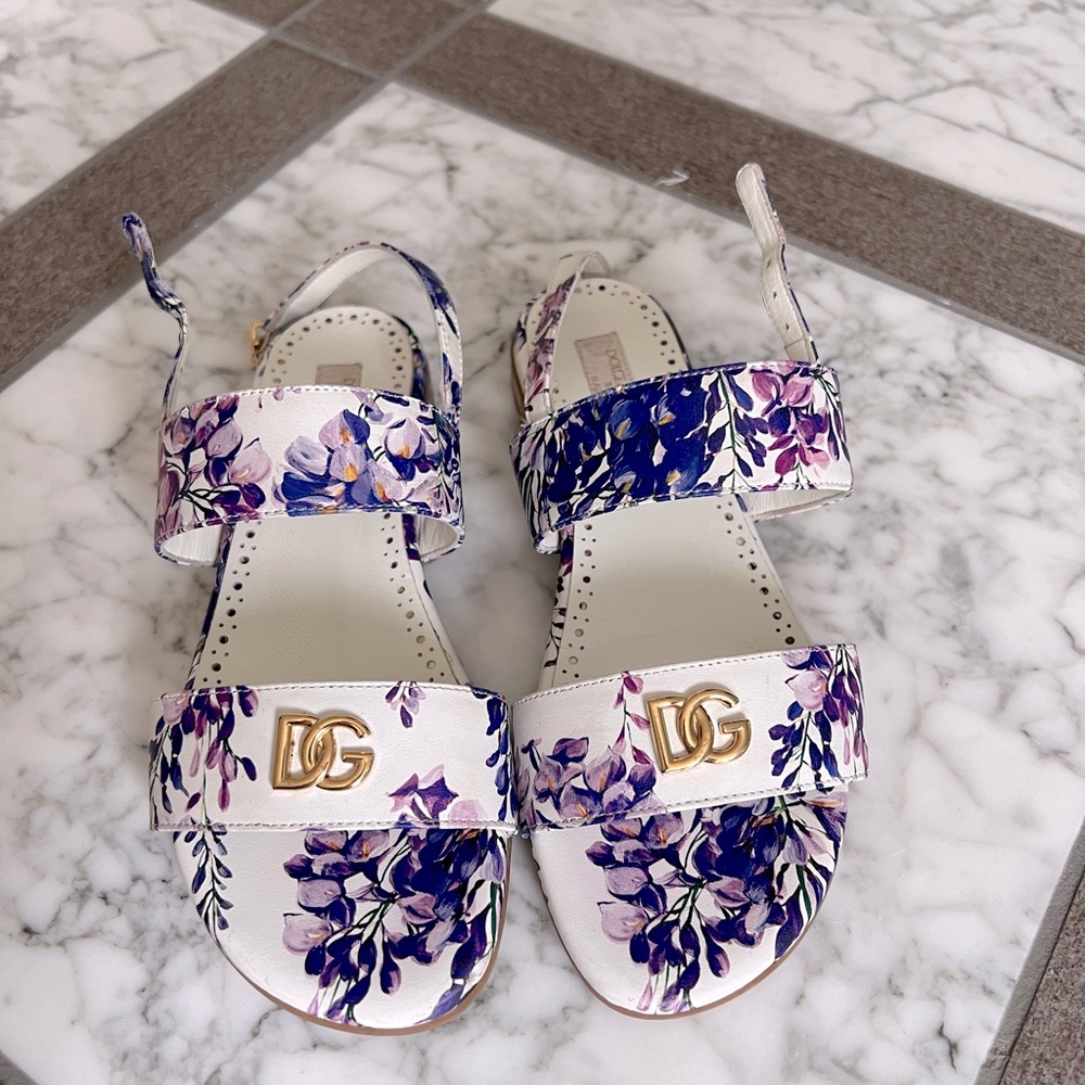 Dolce Gabbana Authentic Girls Size 31/11.5 white leather sandals